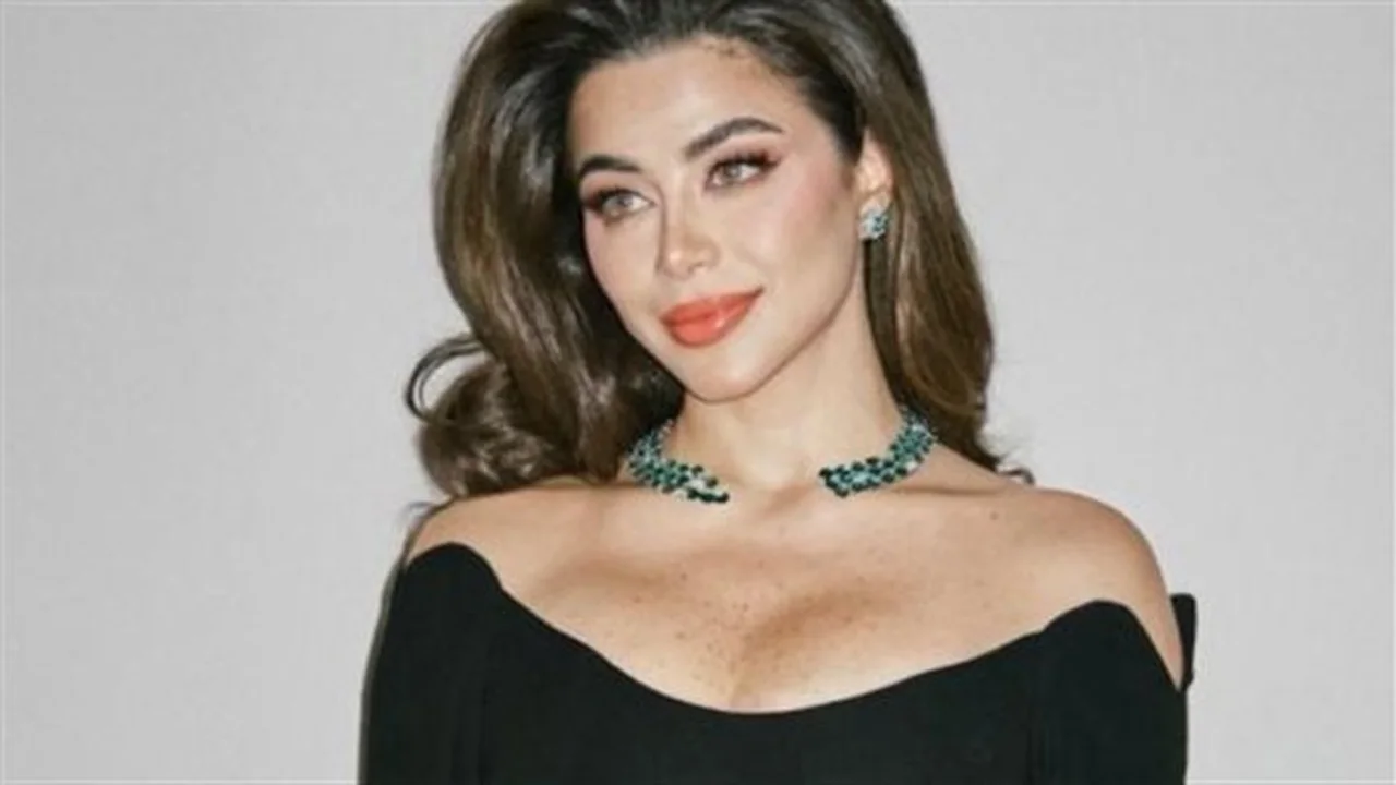 فنانة مستقلة.. يارا السكري تبرز في عالم الفن بعيدًا عن والدها